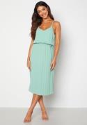 Bubbleroom Occasion Gwyneth Pleated Dress Dusty green 38