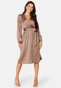 BUBBLEROOM Gisele Satin Midi Dress Nougat 34