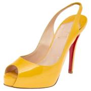 Pre-owned Gult skinn Christian Louboutin Sandaler