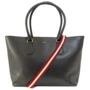 Pre-owned Leather shoulder-bags