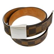 Pre-owned Canvas belts