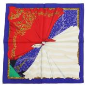 Pre-owned Silk scarves