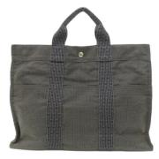 Pre-owned Fabric totes