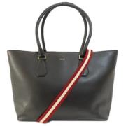 Pre-owned Leather totes