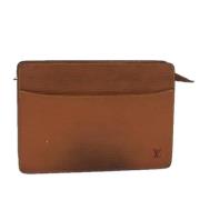 Pre-owned Leather clutches