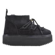 Sort Classic Low Platform Sneaker