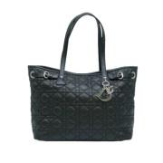 Pre-owned Fabric handbags