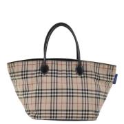 Pre-owned Fabric handbags