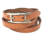 Pre-owned Leather bracelets