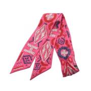 Pre-owned Silk scarves