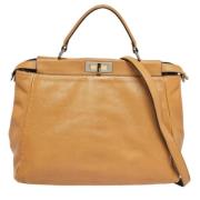 Pre-owned Leather handbags