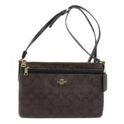 Pre-owned Fabric handbags