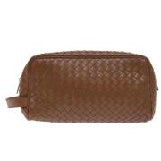 Pre-owned Leather clutches