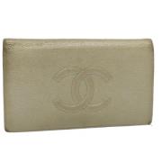 Pre-owned Leather wallets