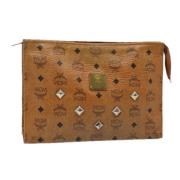 Pre-owned Leather clutches