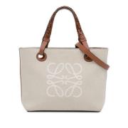 Pre-owned Canvas handbags