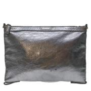 Pre-owned Leather clutches