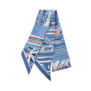 Pre-owned Silk scarves