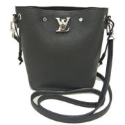 Pre-owned Leather shoulder-bags