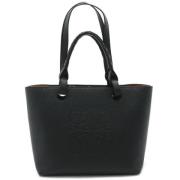 Pre-owned Leather handbags