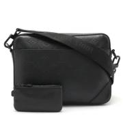 Pre-owned Leather shoulder-bags