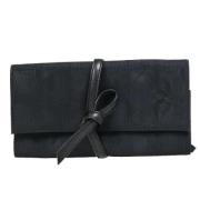 Pre-owned Canvas clutches