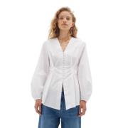 Hvit Feminin Bluse