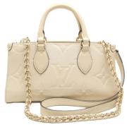 Pre-owned Leather handbags