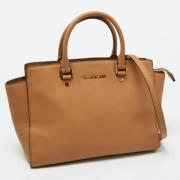 Pre-owned Leather handbags