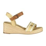 Beige Sandal med Ankelstropp og Kontrastdetaljer