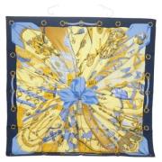 Pre-owned Silk scarves