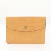 Pre-owned Leather clutches