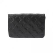 Pre-owned Leather clutches