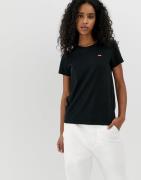Levi's Perfect T Shirt with Chest Logo in Black