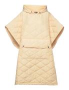 Bea Quilted Cape Vattert Jakke Cream Gina Tricot