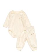 Nike Essentials Bodysuit And Pants Set Langermet Bodysuit Cream Nike