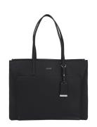 Ck Must Medium Shopper W/Pocket Shopper Veske Black Calvin Klein