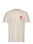 Application T-Shirt Tops T-shirts Short-sleeved Beige Revolution