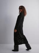 Object Collectors Item - Langermede kjoler - Black - Objanmari Ls Midi...