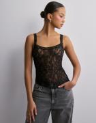 Nelly - Svart - Lace Strap Top