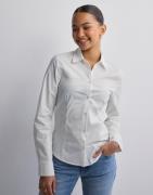 Nelly - Hvit - Slim Fitted Shirt