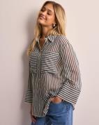 JDY - Rutete/Stripete - Jdymartina 7/8 Striped Shirt Wvn