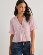 Nelly - Rosa - Sweet Detail Blouse