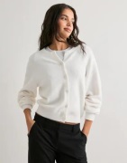 Nelly - Hvit - Fuzzy Knit Cardigan