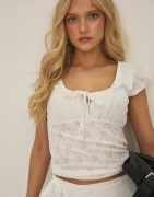Nelly - Hvit - Broderie Anglais Top